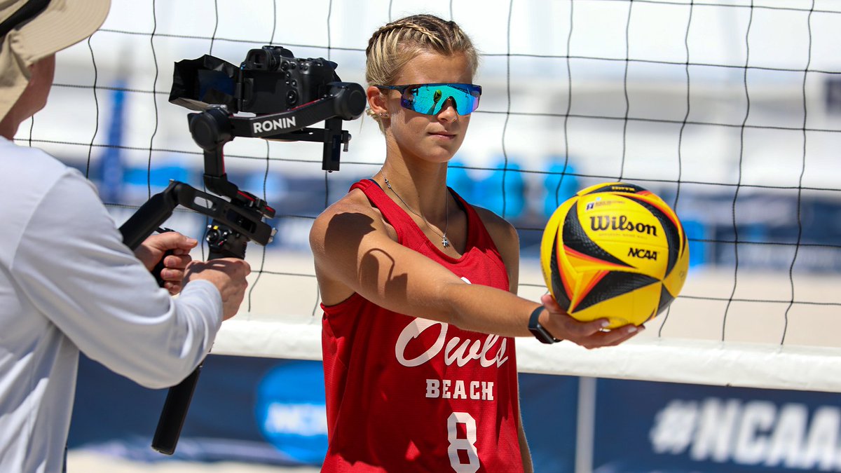 Stephanie Young (Walker) at the net during FAU beach volleyball